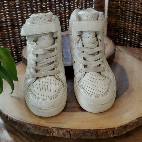 FILA All White Quilted Kicks - Picture 7 of 7